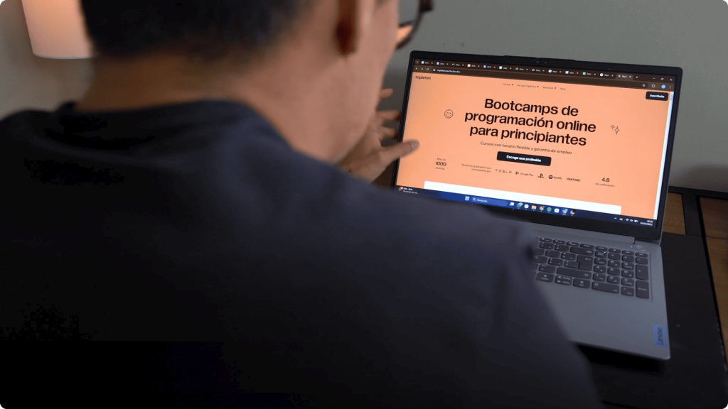 Busca cursos, bootcamps o programas de estudio
